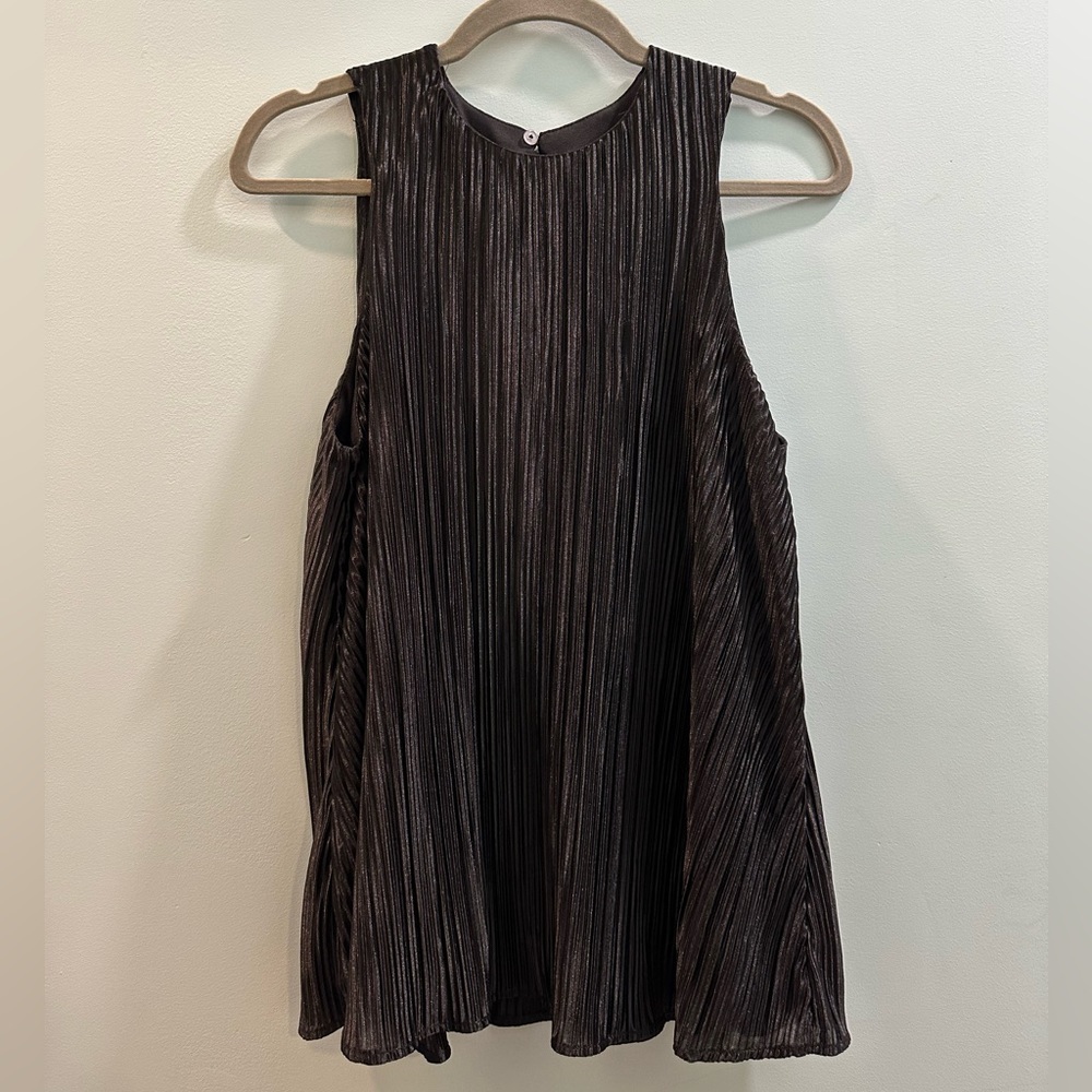Super shiny pleated flowy tank top blouse, looks almost metallic!